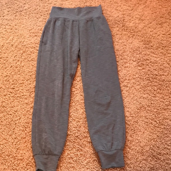 Athleta salutation grey heather joggers - Picture 1 of 8